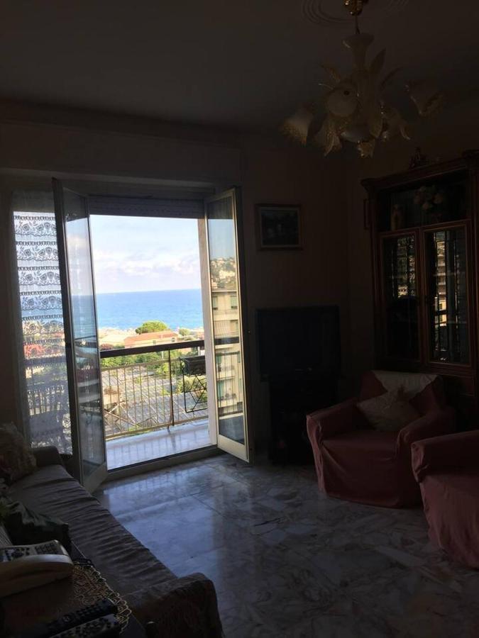 A Due Passi Dal Mare Apartment วาลเลโครเซีย ภายนอก รูปภาพ
